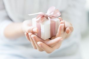 Gift in hands - 41263307 m.jpg